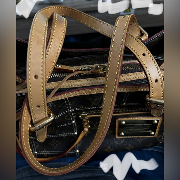 Authentic Louis Vuitton Monogram Rivet Bag. - Picture 11 of 14